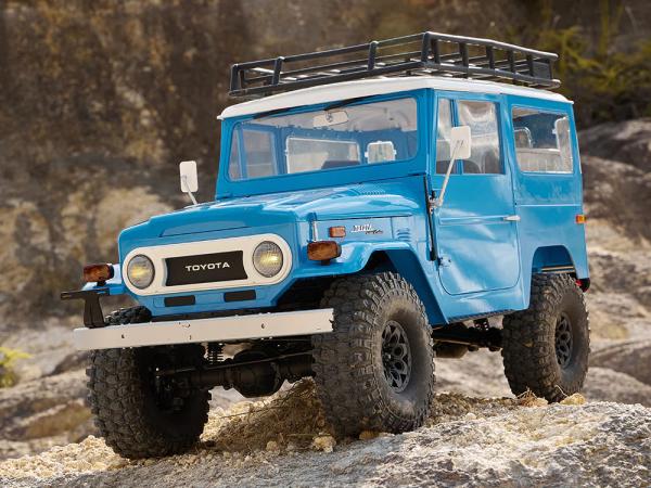 1_10_Toyota_Land_cruiser_FJ40_scaler_ARTR_kit__RS_version____Blauw_26