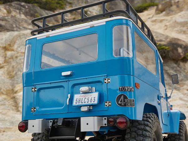 1_10_Toyota_Land_cruiser_FJ40_scaler_ARTR_kit__RS_version____Blauw_29