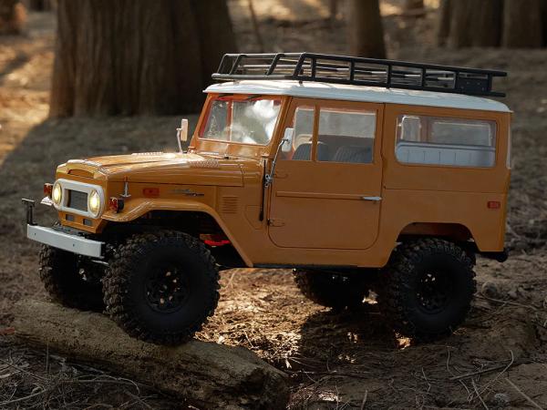 1_10_Toyota_Land_cruiser_FJ40_scaler_ARTR_kit__RS_version____Geel_10