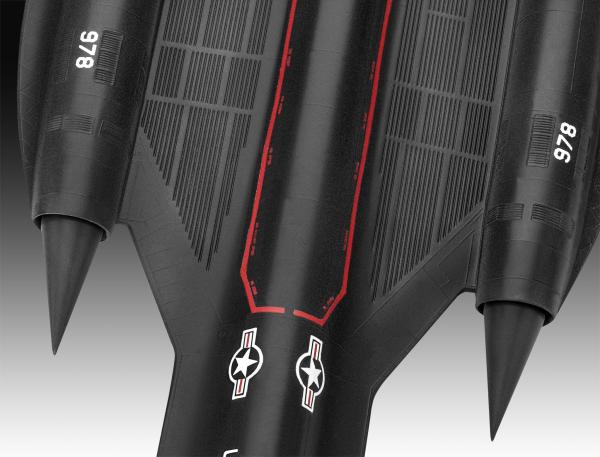 1_110_Lockheed_SR_71_Blackbird__Click_System_Revell_6