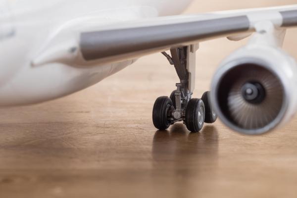 1_144_Airbus_A330_300___Lufthansa__New_Livery__Revell_10