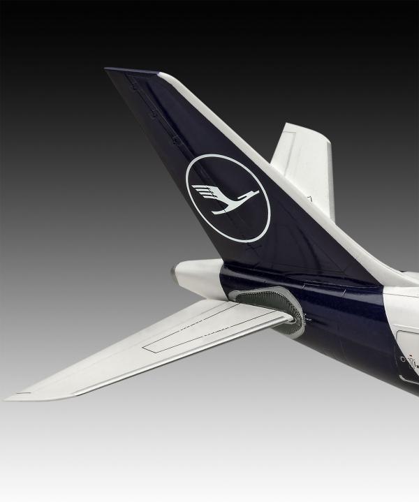 1_144_Airbus_A330_300___Lufthansa__New_Livery__Revell_5