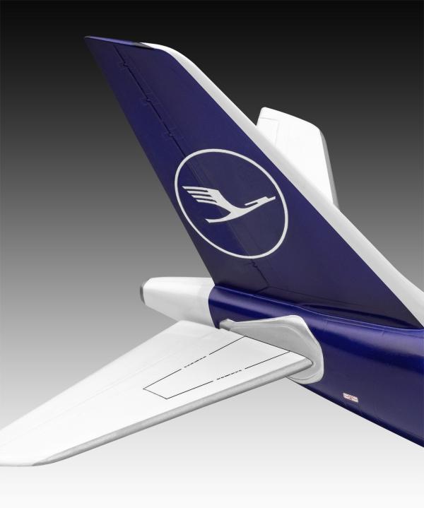 1_144_Airbus_A340_300__Lufthansa__New_Livery_Revell_4