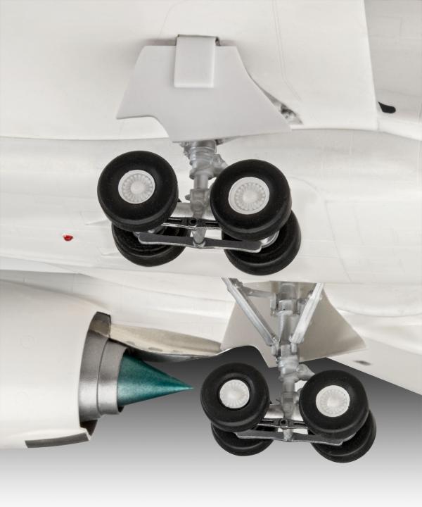 1_144_Airbus_A350_900__Lufthansa__New_Livery_Revell_8