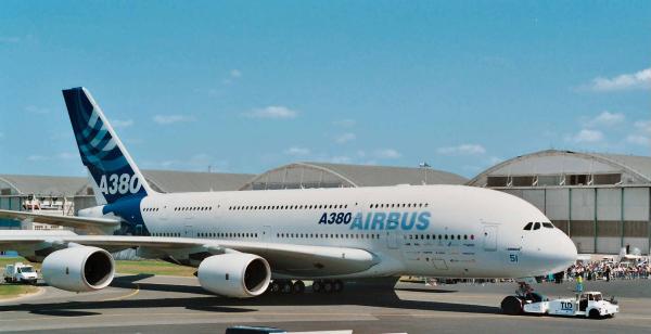 1_144_Airbus_A380_Design_New_livery__First_Flight__Revell_9