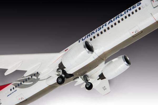 1_144_Boeing_737_800__Turkish_Airlines__Revell_7