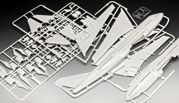1_144_Boeing_747_400__Ed_Force_One__Revell_7
