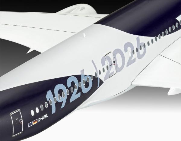 1_144_Gift_Set_A350_900___Lufthansa_100years_Revell_12