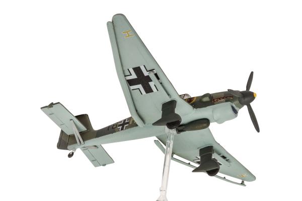 1_144_Messerschmitt_Bf109E___Junkers_Ju87B_Stuka_Revell_14