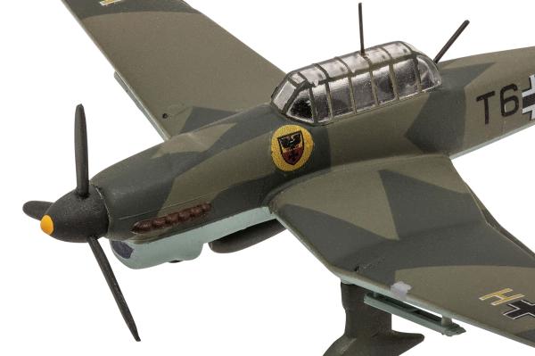 1_144_Messerschmitt_Bf109E___Junkers_Ju87B_Stuka_Revell_17