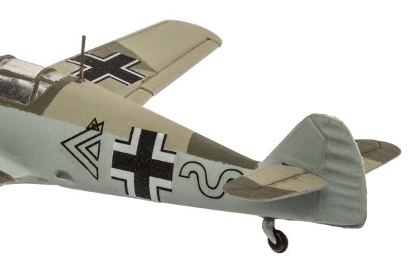 1_144_Messerschmitt_Bf109E___Junkers_Ju87B_Stuka_Revell_7