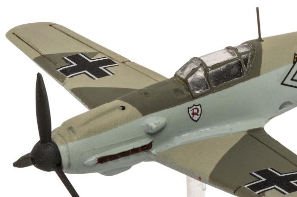 1_144_Messerschmitt_Bf109E___Junkers_Ju87B_Stuka_Revell_9