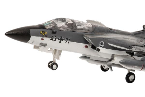 1_144_Panavia_Tornado_IDS_GR_1_Revell_4