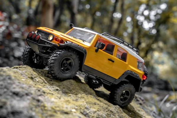 1_18_Toyota_FJ_Cruiser_scaler_RTR_car_kit___Geel_18