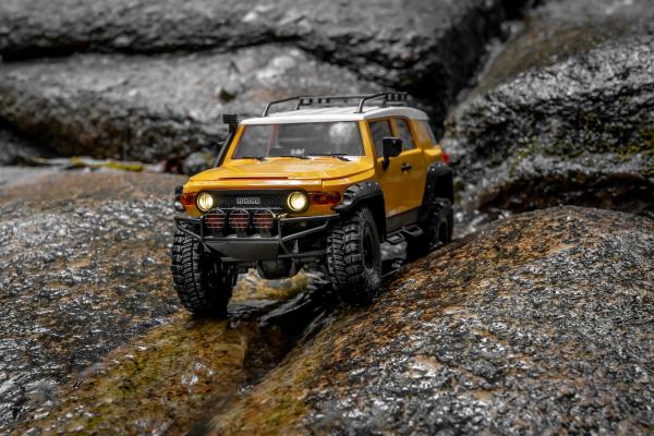 1_18_Toyota_FJ_Cruiser_scaler_RTR_car_kit___Geel_19