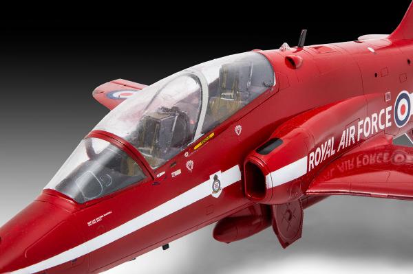 1_32_BAe_Hawk_T_1A__RAF_Red_Arrows__Revell_1