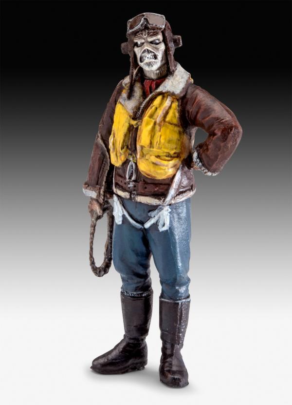 1_32_Cadeauset_Spitfire_Mk_II__Aces_High__Iron_Maiden_Revell_7