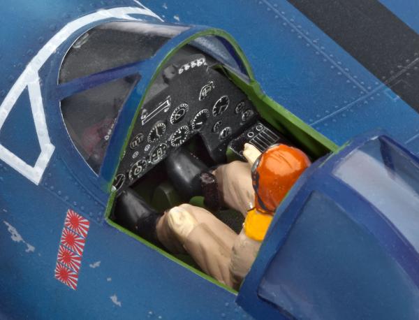 1_32_Vought_F4U_1A_CORSAIR_Revell