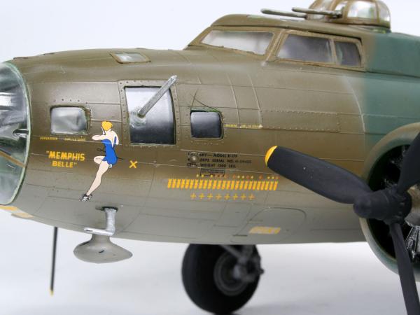 1_48_B_17F_Memphis_Belle_Revell_3