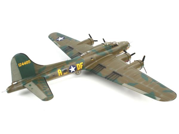 1_48_B_17F_Memphis_Belle_Revell_7