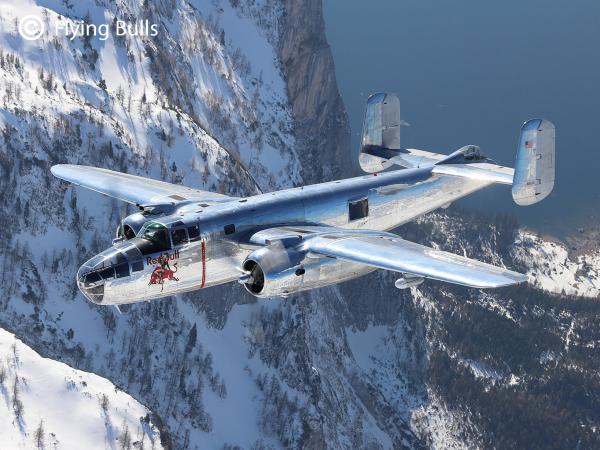1_48_Cadeauset_Flying_Bulls_B_25J_Mitchell_Revell_2