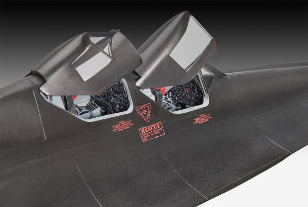 1_48_Lockheed_SR_71B_Blackbird_Revell_10