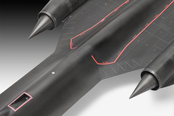 1_48_Lockheed_SR_71B_Blackbird_Revell_7