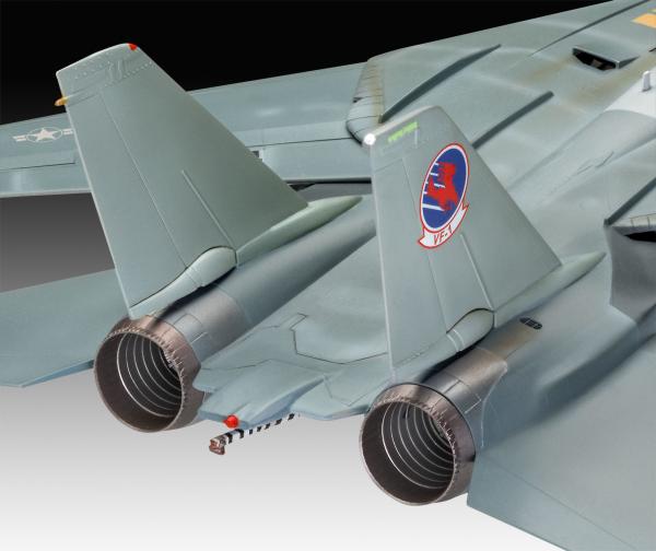1_48_Maverick_s_F_14A_Tomcat__Top_Gun__Revell_3