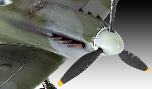 1_48_Spitfire_Mk_II_Revell