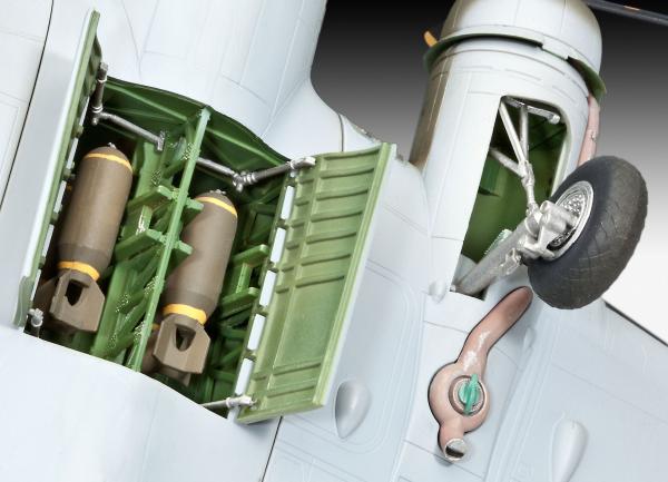 1_72_B_17F__Memphis_Belle__Revell