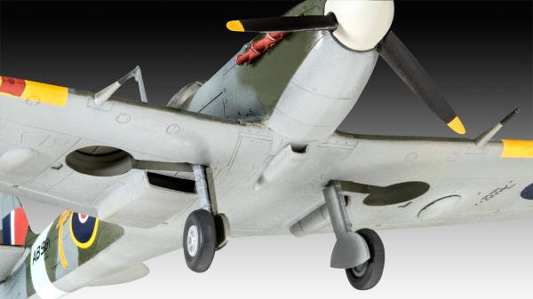1_72_Combat_Set_Messerschmitt_Bf109G_10___Spitfire_Mk_V_Revell_13