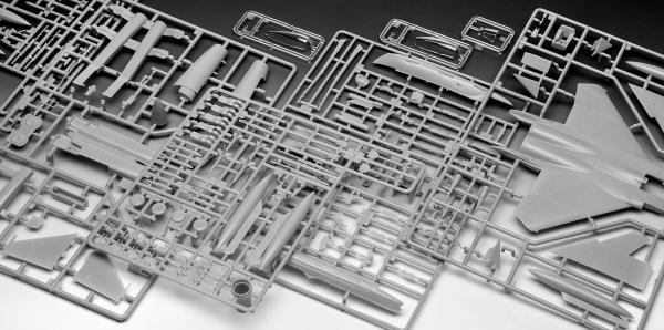 1_72_F_15E_Strike_Eagle_Revell_11