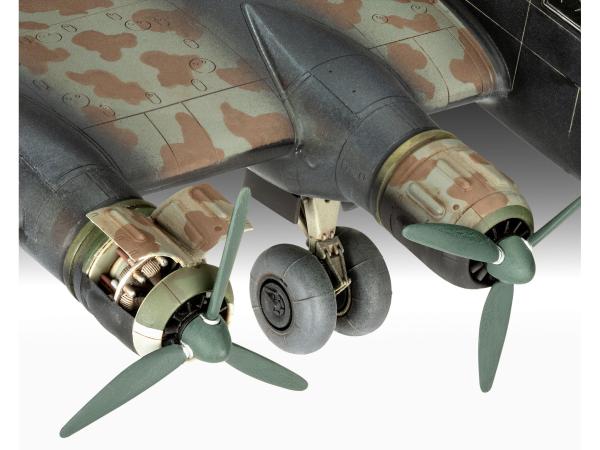 1_72_Junkers_Ju290A_5_7__Seeadler__Revell_2