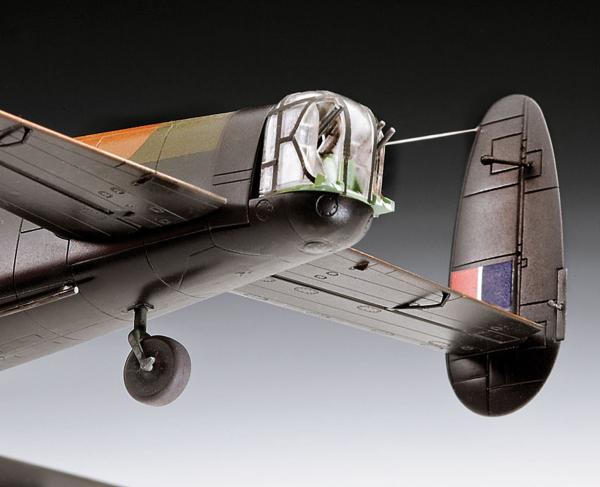 1_72_Lancaster_B_III__DAMBUSTERS__Revell_7