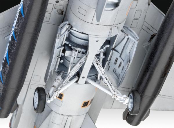 1_72_Lockheed_Martin_F_16D_Tigermeet_2014_Revell_10