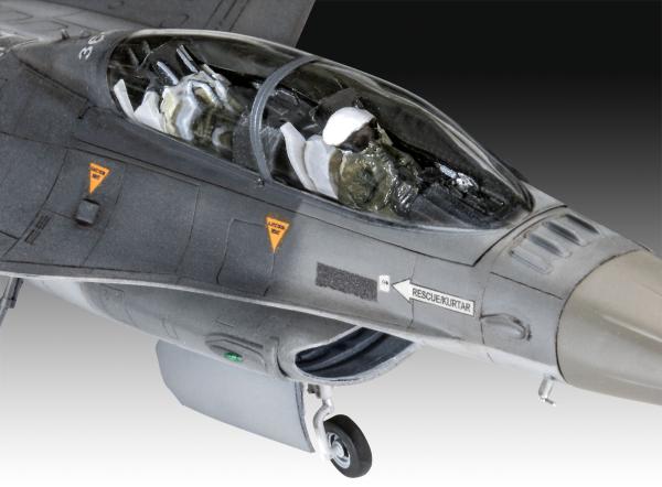 1_72_Lockheed_Martin_F_16D_Tigermeet_2014_Revell_8