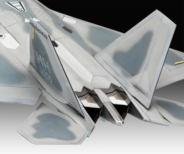 1_72_Lockheed_Martin_F_22A_Raptor_Revell_8