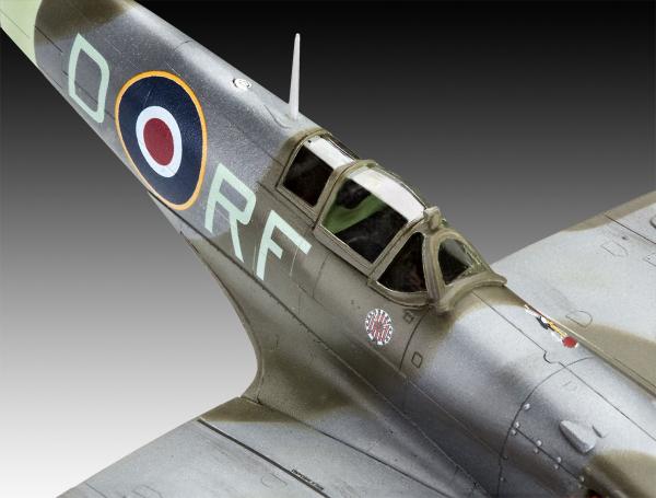 1_72_Supermarine_Spitfire_Mk_Vb_Revell_3