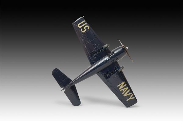 Gift_Set__Blue_Angels___80_Years__Revell_met_Basisaccessoires__5