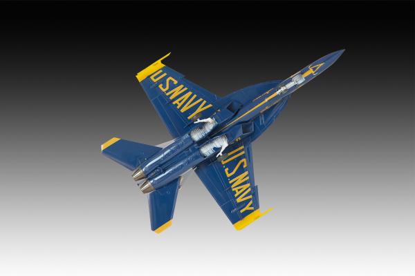 Gift_Set__Blue_Angels___80_Years__Revell_met_Basisaccessoires__6