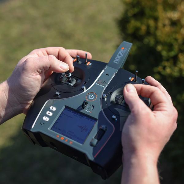 NX7e__14_Kanaal_DSMX_Zender_Zwart_Editie_9