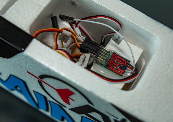 Robbe_Air_Trainer_140_V2_EPO_PNP_met_mit_Flight_Controller__3_assen_gestabiliseerd__Gyro__19